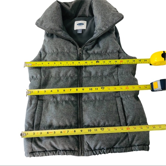 Tweedt Gray Puffer Coat Vest Full Zip front pockets Classic Vest Small Old Navy - Picture 9 of 11